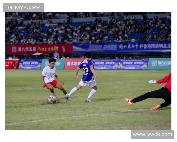 足球明星为何总是阳光形象背后的秘密与社会责任感探讨 足球明星为何总是阳光形象背后的秘密与社会责任感探讨